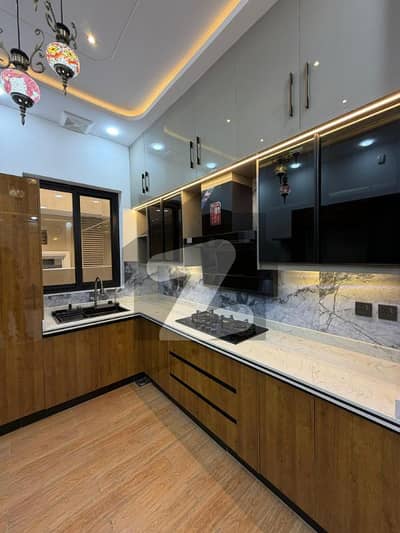10 Marla designer house available for sale