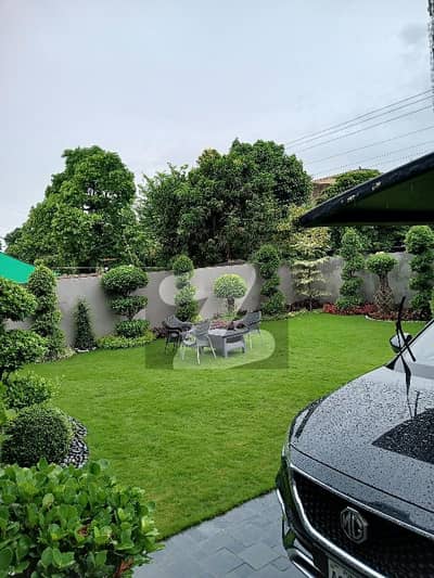 4 KANAL FULL HOUSE FOR SALE AT IDEAL LOCATION IN GARDEN TOWN.