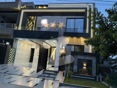 Brand New 10 Marla House for Rent in Bahria Town Phase 8 Overseas 1 | Prime Location