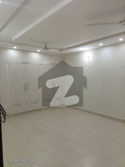 2 Marla Commercial Shop Upper Portion Available For Rent in Emirates Mall Multan