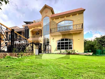 Luxurious 13 Marla House
