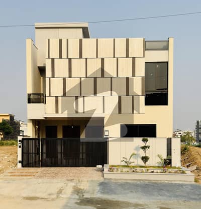 8 Marla (30x60) Double Unit House For Sale In Block D Mpchs Multi Garden B17 Islamabad