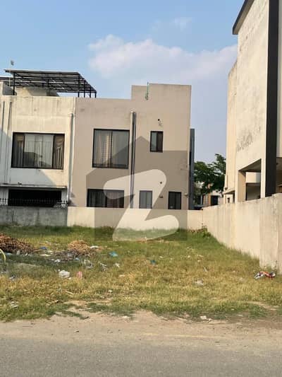 ڈی ایچ اے 9 ٹاؤن - بلاک ای ڈی ایچ اے 9 ٹاؤن,ڈی ایچ اے ڈیفینس,لاہور میں 5 مرلہ رہائشی پلاٹ 1.45 کروڑ میں برائے فروخت۔