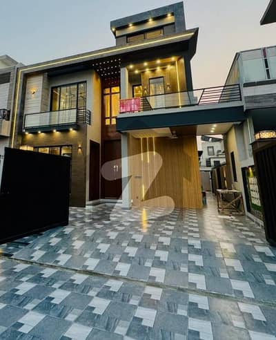 Airport Green Garden 10 Marla House For Sale