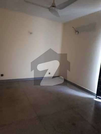 1 Bed Room For Rent