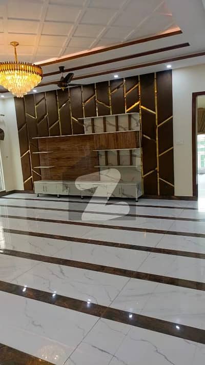 1 Kanal Upper Portion For Rent Near College Road