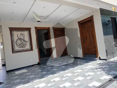 brand new house ideal location near to Park masque, market.