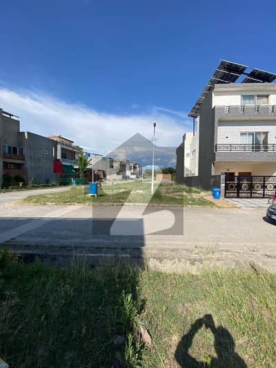 Extra Front 10 Marla Corner Plot for Sale Block O, Gulberg Residencia Islamabad