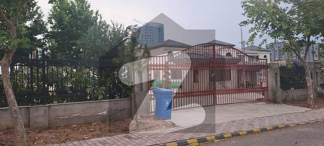 B Block 4 kanal dp Out location Plot available for sale