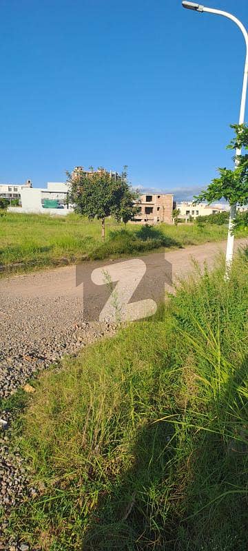 E block 5k Dp available for sale Gulberg Green Islambad