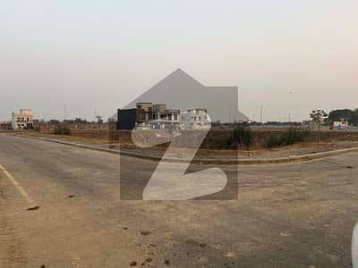 1 Kanal Commercial Plot For Sale In Business District Prime Investment | Price 17 Crore 1 Kanal Commercial Plot For Sale In Business District Prime Investment | Price 17 Crore