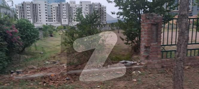 D Block 10 Kanal Corner Plot For Sale Excellent Location at Lake Avenue Gulberg Green Islamabad