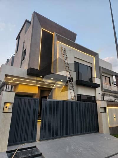 10 Marla Brand new house for Sale with basement, 2 servant quarters