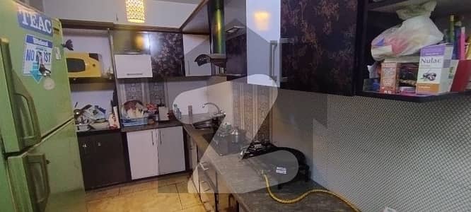 FLAT FOR SALE 3 BED D/D FIRST FLOOR WEST OPEN CORNER