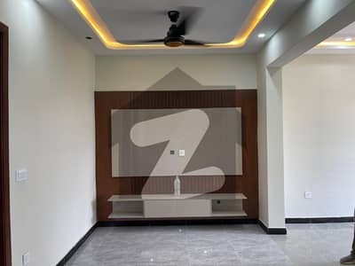 ڈی ۔ 12/4 ڈی ۔ 12,اسلام آباد میں 4 کمروں کا 6 مرلہ مکان 6.5 کروڑ میں برائے فروخت۔