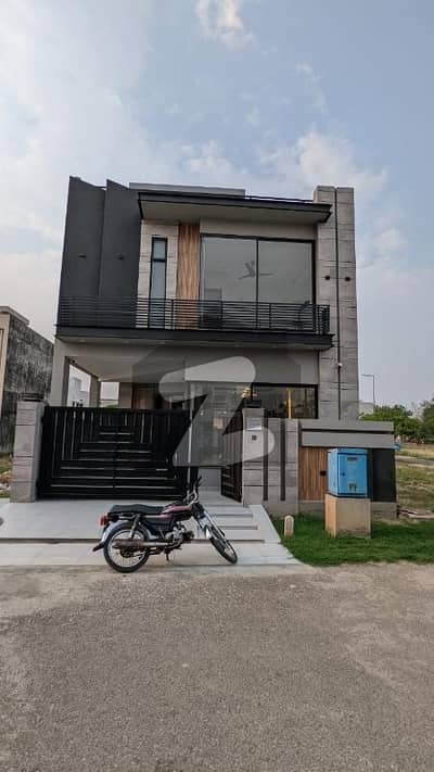 5 Marla like New used Modern Designer House For Rent
