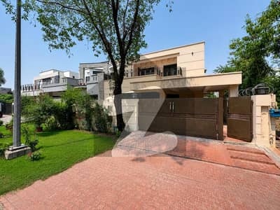 10 Marla Prime Loaction House Near Beautiful And Jalal Sons For Sale