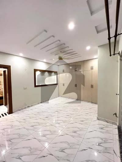 7 Marla House With Gas Available For Rent Near Park Musjid Or Commercial