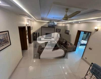 5 MARLA LIKE A NEW FACING PARK SALE IN JOHAR TOWN NEAR M. ALI CHOWK COLLAGE ROOD