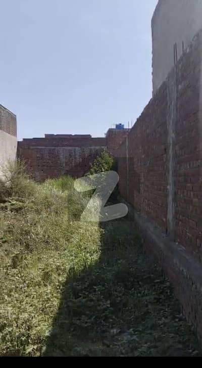 9.5 marla commercial plot on main GT road for sale, ideal location for banks ,multinationals companies and offices etc.