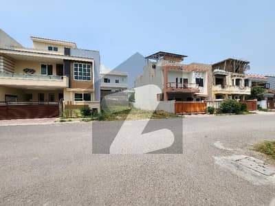 7 Marla Excellent Level Plot Available for Sale