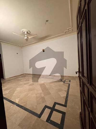 ایف ۔ 11 اسلام آباد میں 6 کمروں کا 1 کنال مکان 4.25 لاکھ میں کرایہ پر دستیاب ہے۔