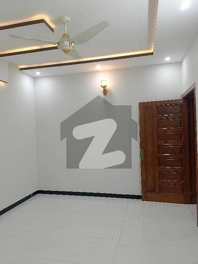 جی ۔ 13 اسلام آباد میں 6 کمروں کا 10 مرلہ مکان 2.95 لاکھ میں کرایہ پر دستیاب ہے۔