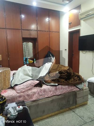 گلبرگ 3 گلبرگ,لاہور میں 5 کمروں کا 10 مرلہ مکان 5.0 کروڑ میں برائے فروخت۔ گلبرگ 3 گلبرگ,لاہور میں 5 کمروں کا 10 مرلہ مکان 5.0 کروڑ میں برائے فروخت۔