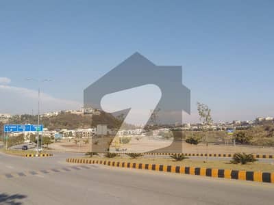 A Residential Plot Of 1 Kanal In Rs. 18000000