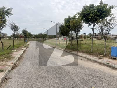 D Block Ideal Location 10 Marla Plot For Sale