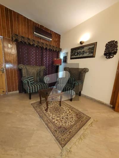 ڈی ایچ اے فیز 1 ڈیفنس (ڈی ایچ اے),لاہور میں 6 کمروں کا 1 کنال مکان 3.0 لاکھ میں کرایہ پر دستیاب ہے۔
