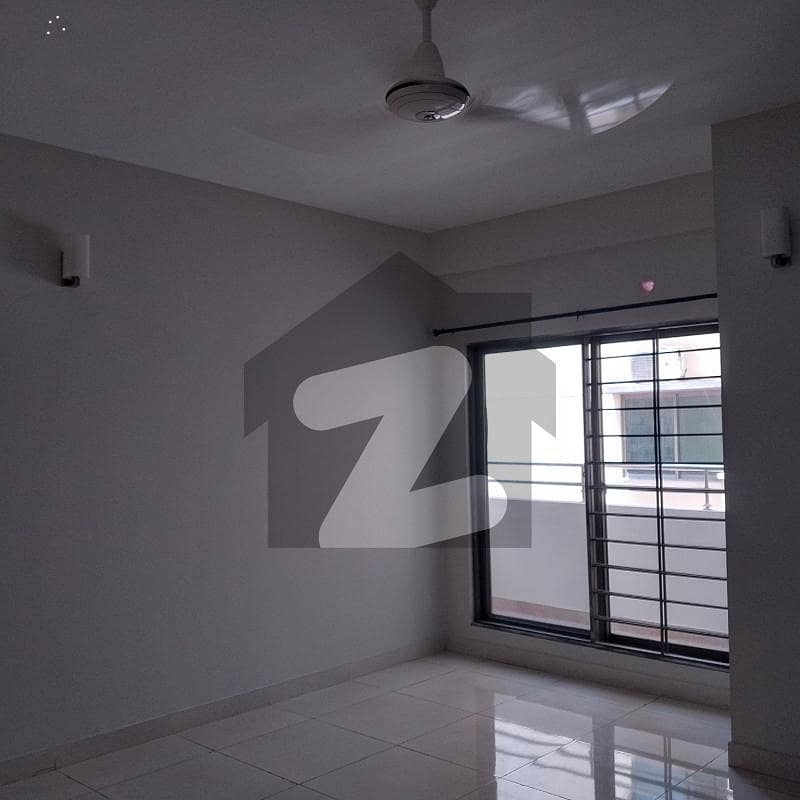 10 MARLA 3 BEDROOM APARTMENT AVAILABLE FOR RENT 10 MARLA 3 BEDROOM APARTMENT AVAILABLE FOR RENT