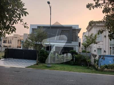 1 KANAL BASEMENT HOUSE FOR RENT ELEGANT AND FULLY MAINTAINED SUPER HOT LOCATED BUNGALOW IS AVAILABLE IN THE BEST BLOCK OF DHA PHASE 7 LAHOARE