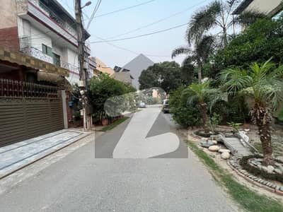 10 Marla House For Sale In Wapda Town Block F1