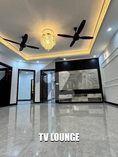House Sized 10 Marla Available In Bahria Orchard Phase 1 - Southern