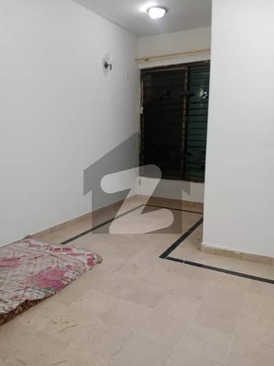 10 Marla House Available In F11 For Rent