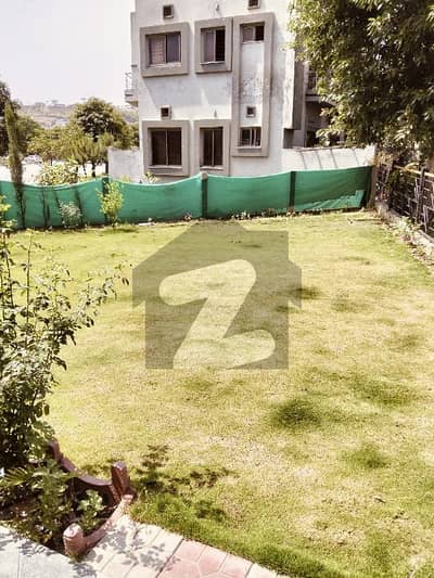 bahria Town phase 8 overses 6 House for sale  5Bed room