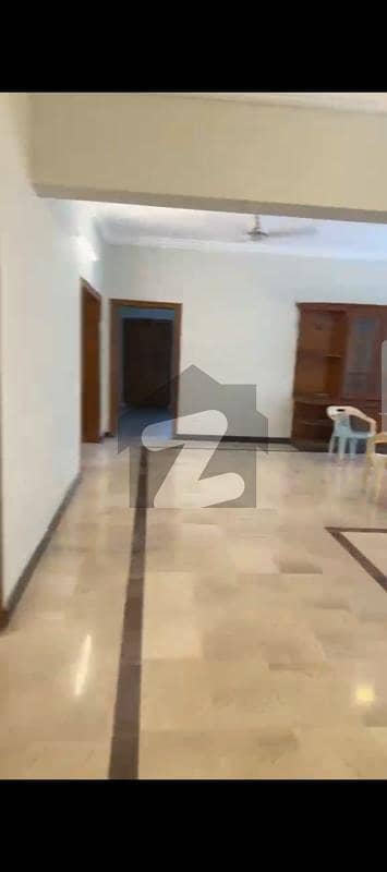 آئی ۔ 8/2 آئی ۔ 8,اسلام آباد میں 3 کمروں کا 1 کنال بالائی پورشن 2.15 لاکھ میں کرایہ پر دستیاب ہے۔