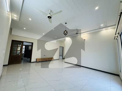 1 Kanal Upper Portion For Rent With Separate Gate