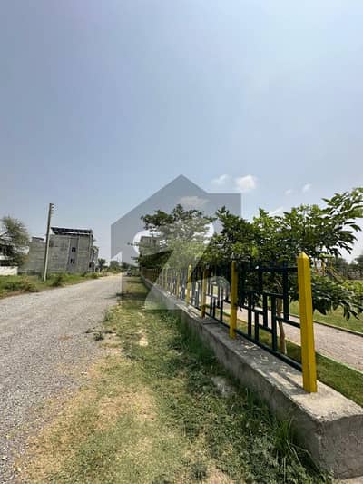 5 Marla level and sunface plot on 70 feet road available for sale