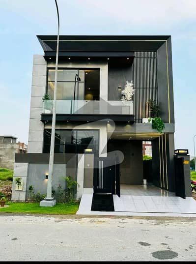 5 MARLA HOUSE ON IDEAL LOCATION OR WITH SOLID CONSTRUCTION AVAILABLE FOR SALE IN BAHRIA TOWN