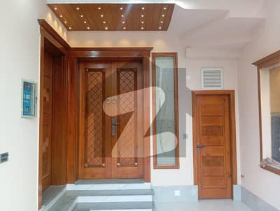 5 MARLA BRAND NEW LUXURY HOUSE AVAILABLE FOR SALE 5 MARLA BRAND NEW LUXURY HOUSE AVAILABLE FOR SALE