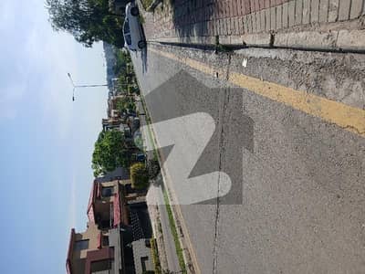 بحریہ ٹاؤن فیز 8 ۔ بلاک آئی بحریہ ٹاؤن فیز 8,بحریہ ٹاؤن راولپنڈی,راولپنڈی میں 10 مرلہ رہائشی پلاٹ 1.25 کروڑ میں برائے فروخت۔