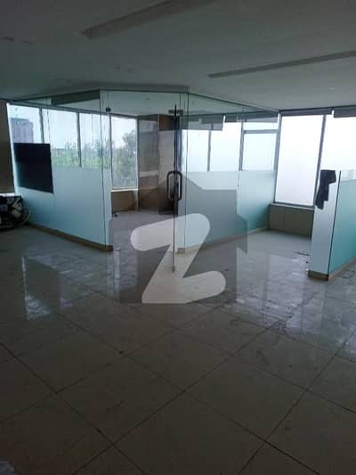 گلبرگ لاہور میں 4 مرلہ Studio دفتر 1.25 لاکھ میں کرایہ پر دستیاب ہے۔