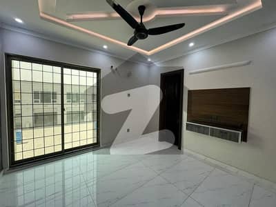 بحریہ آرچرڈ فیز 2 بحریہ آرچرڈ,لاہور میں 4 کمروں کا 7 مرلہ مکان 2.55 کروڑ میں برائے فروخت۔ بحریہ آرچرڈ فیز 2 بحریہ آرچرڈ,لاہور میں 4 کمروں کا 7 مرلہ مکان 2.55 کروڑ میں برائے فروخت۔