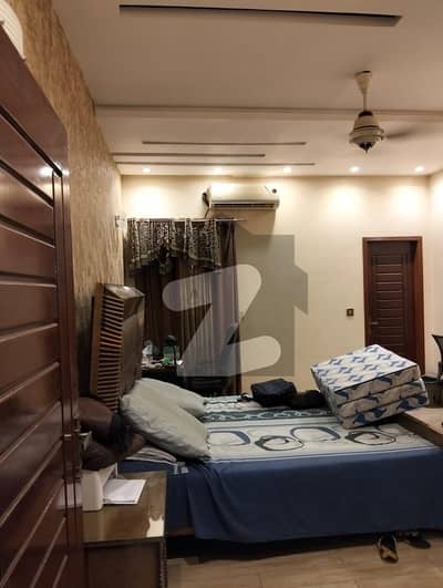 7 KW SOLAR 10 MARLA HOUSE AVAILABLE FOR SALE IN LDA AVENUE AT HOT LOCATION