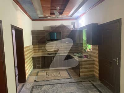 پی ڈبلیو ڈی ہاؤسنگ سکیم اسلام آباد میں 4 کمروں کا 6 مرلہ مکان 85.0 ہزار میں کرایہ پر دستیاب ہے۔