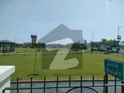 ڈی ایچ اے فیز 7 - بلاک ایس فیز 7,ڈیفنس (ڈی ایچ اے),لاہور میں 1 کنال رہائشی پلاٹ 4.85 کروڑ میں برائے فروخت۔ ڈی ایچ اے فیز 7 - بلاک ایس فیز 7,ڈیفنس (ڈی ایچ اے),لاہور میں 1 کنال رہائشی پلاٹ 4.85 کروڑ میں برائے فروخت۔