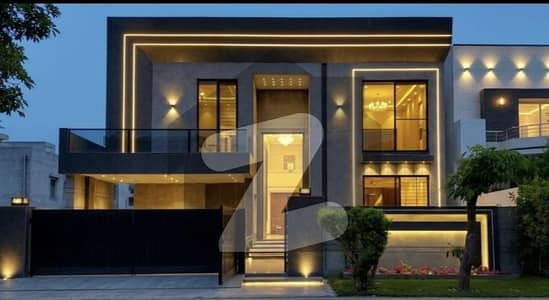 لیک سٹی رائیونڈ روڈ,لاہور میں 6 کمروں کا 1 کنال مکان 6.5 کروڑ میں برائے فروخت۔