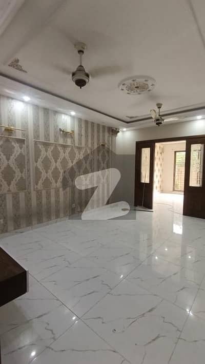 OWNER BUILD MINIR USED HOUSE TOP LOCATION. TILE FLOOR